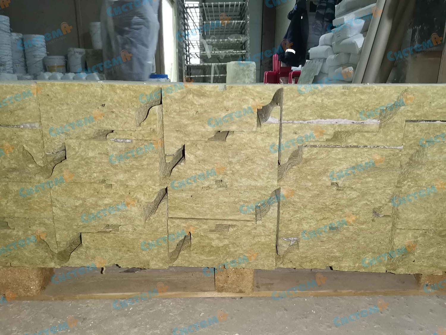 Минераловатные карнизы и кронштейны для оформления фасада школы